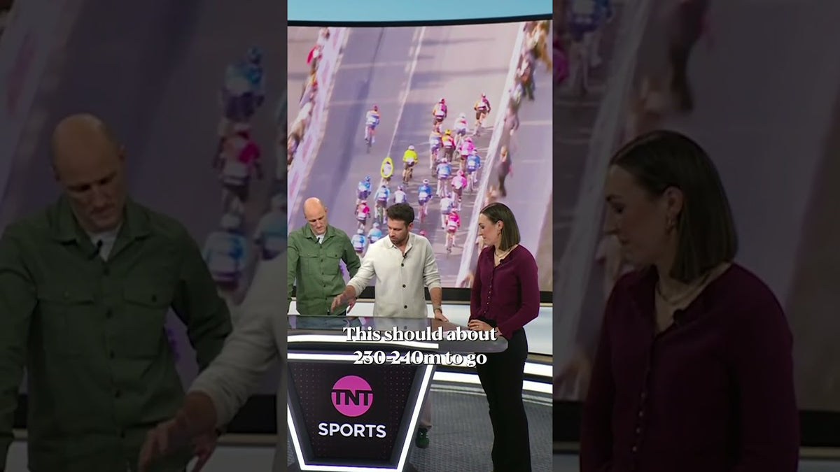 Omloop Het Nieuwsblad 2025: final km (TNT Sports Cycling)