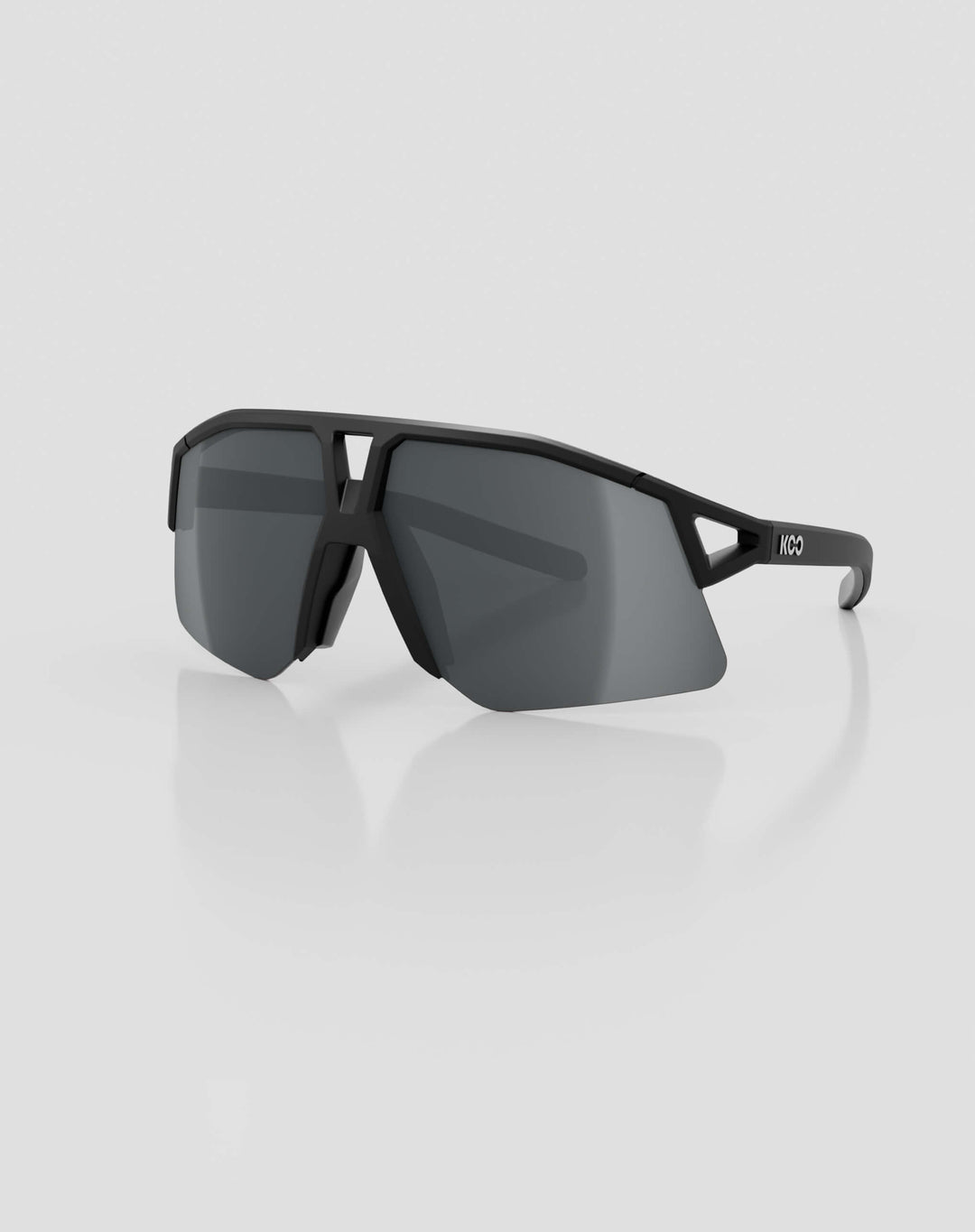 Koo Hype in Black Matt / Smoke